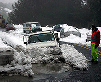 МЧСники спасли из снежного плена автобус 