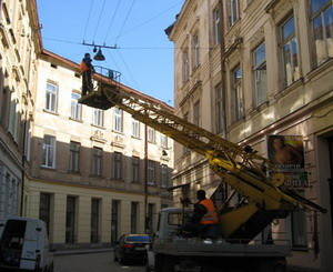 Наконец-то начнут ремонтировать фонари на внутриквартальных улицах   