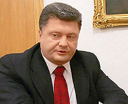 Янукович оставит Порошенко 