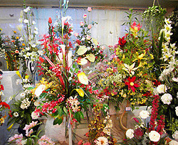 Украинцы стали дарить больше цветов и украшений 