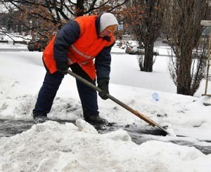 Последствия зимы в Киеве ликвидируют только к лету 