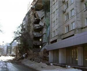 На полный разбор руин обвалившегося здания в Харькове уйдет не меньше двух недель  