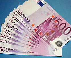 Прогноз: Евро будет оставаться дешевым 