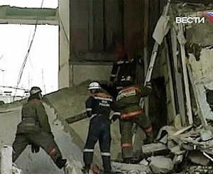 Два подъезда жилого дома обрушились в Подмосковье 