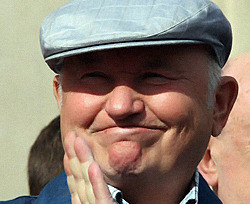 Севастополь просит Януковича снять статус персоны нон-грата с Юрия Лужкова 