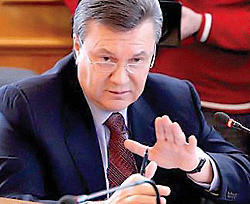 Янукович категорически против обсуждения чиновниками идеи Союза с Россией и Украиной 