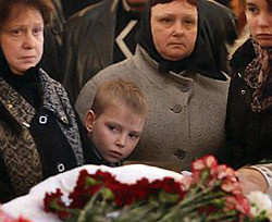 В Москве прошли похороны погибших при взрывах в метро 