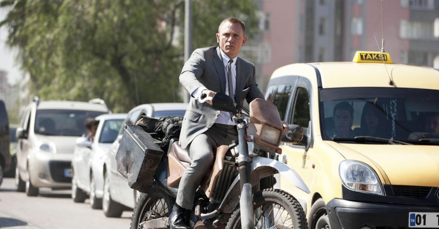 Бонд. Джеймс Бонд. На чем ездил главный шпион Великобритании?