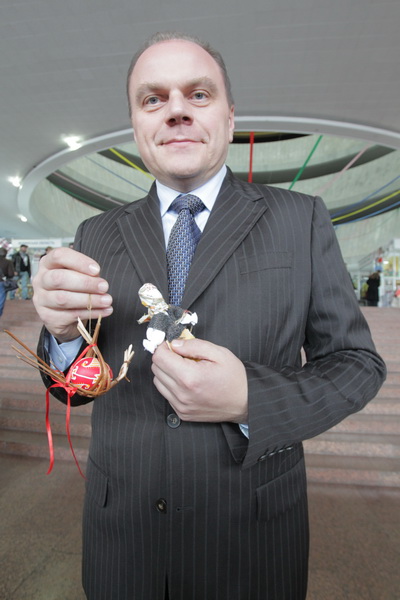 В Киев привезли сувениры со всей Украины: покупаем куклу-мотанку за 30 гривен и зозулицу – за 50 