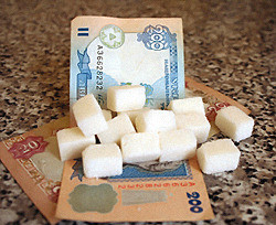 Цены на сахар поползли вниз  