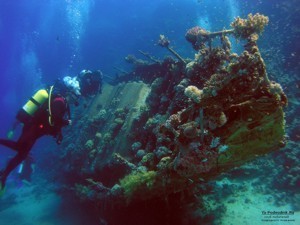 С «корабельного кладбища» в Керченском проливе поднимут суда 