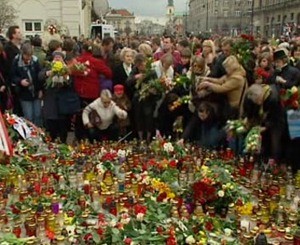 Во всем мире объявляют траур по погибшим в авиакатастрофе под Смоленском  