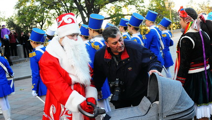 В Одессе Деды морозы соревновались со Снегурочками   