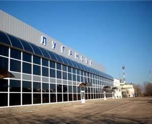 В Луганском аэропорту самолет винтом разрубил техника 
