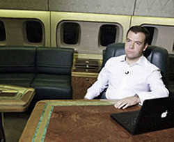 Янукович не дождался Медведева в харьковском аэропорту  