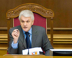 Литвин назвал приблизительную дату выборов в местные советы  