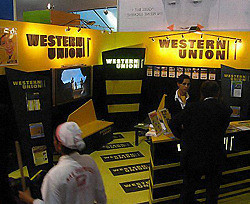 Нацбанк запретил выплачивать валютные переводы через Western Union в гривнах 