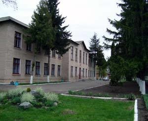 Единственная в Украине школа с собственным дендропарком празднует 50-летие 
