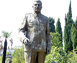На открытии памятника Сталину умерла пенсионерка  