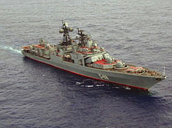 В Николаеве российский военный корабль перевернул буксир 