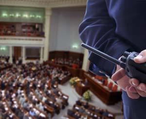 Парламентская полиция: Усмирять страсти в Раде будут дубинками? 