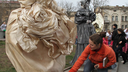 В центре Одессы прошел фестиваль живых скульптур 