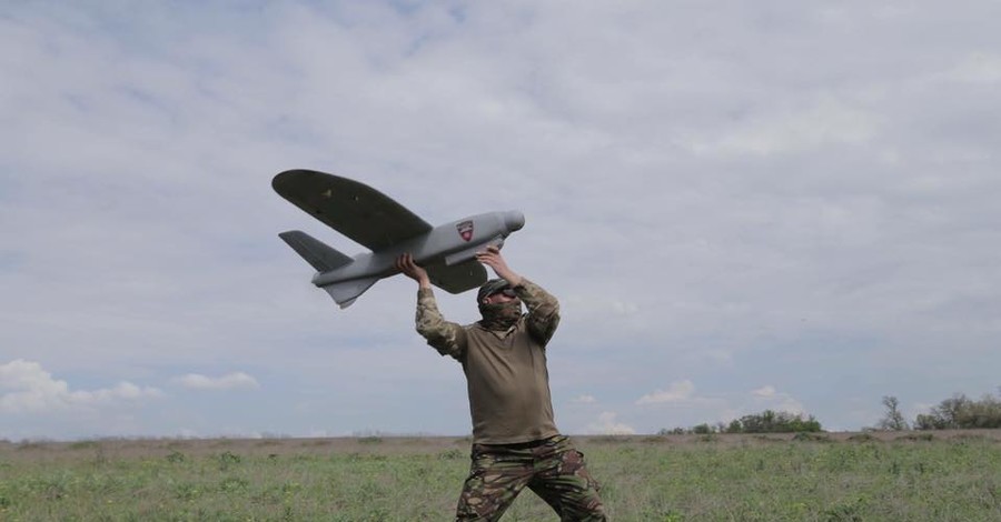 Волонтеры: украинские беспилотники засыпали Донецк агитлистовками