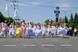 На парад невест взяли только половину желающих  