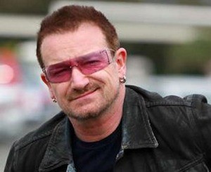 Вокалисту U2 сделали операцию  