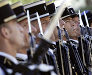 Французские жандармы научат наших порядок наводить 