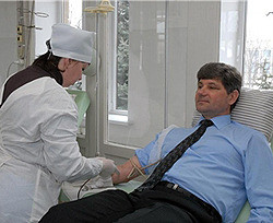 Луганские медики собрали 380 литров «красного золота»  [Фото]