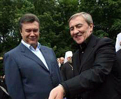 Янукович, Черновецкий и Добкин летят во Львов на заседание  