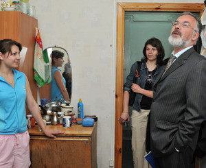 В Донецке Дмитрий Табачник просил студентов потерпеть 2 года  