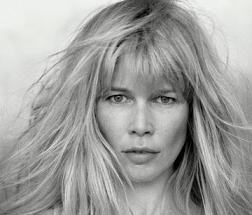 Клаудия Шифер назвала дочку Косимой Вайолет Вон Дрюммон 