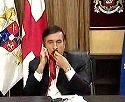 Саакашвили готов еще раз съесть свой галстук 