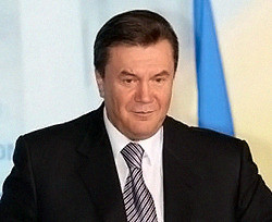 Янукович назвал дату проведения выборов мэров и местных депутатов  