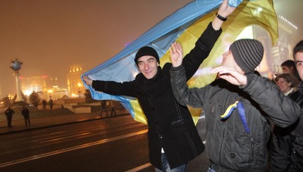 Евромайдан: милиция расчищает Крещатик