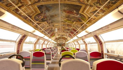 Поезда во Франции стали выглядеть как Версальский дворец