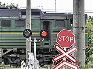 В Ровенской области внедорожник влетел в поезд: погибли двое 