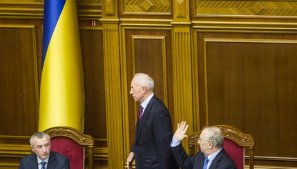 Неудачная отставка Азарова: премьер получил неприкосновенность на три месяца 