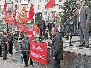 Коммунисты Луганска пошли по стопам Нестора Шуфрича
