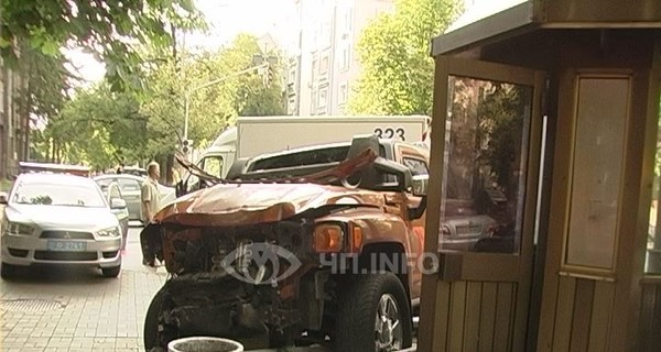 В элитном районе Киева случилось «элитное» ДТП: 