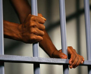 В Саках банковский служащий «предоставил себе кредит», который не надо отдавать