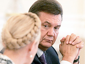 Тимошенко поздравила Януковича: «Желаю вам стать настоящим главой государства, который бы защищал интересы украинцев, а не плевал на них»