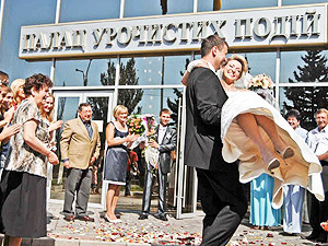 Пары, расписавшиеся 07.07.07, разводятся