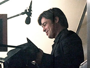 Брэд Питт наконец-то сбрил бороду