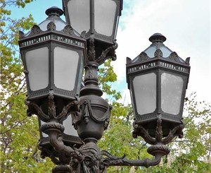 Сакские улицы будут освещать энергосберегающими лампочками