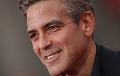 Джордж Клуни подал в суд на троих модельеров