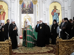 В Одессе Патриарх Кирилл получил в дар Символ Веры, как память об Украине