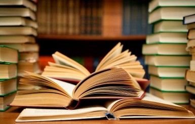 В Запорожье с полок магазинов изымают «вредные» книги 